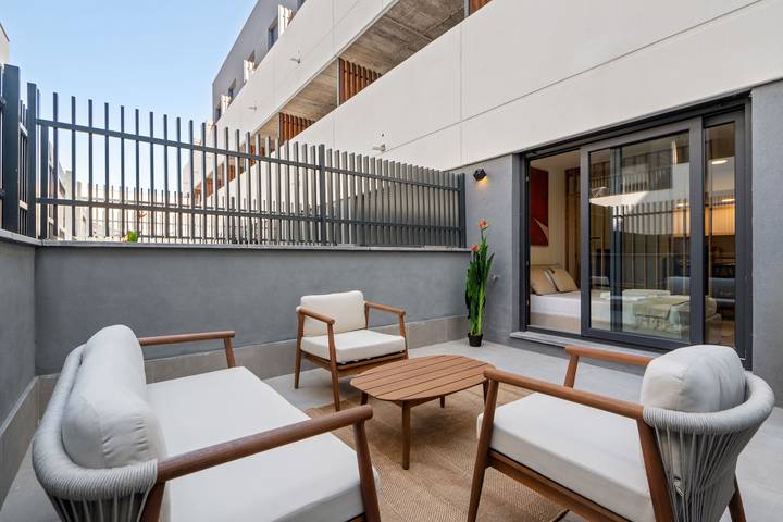 Apartamento entero, Exclusivo apartamento con terraza privada, gimnasio y coworking alquiler temporal in San Sebastián de los Reyes, Área Metropolitana de Madrid