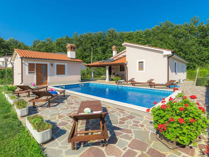 Ferienhaus für 6 Personen, mit Terrasse und Garten - 1