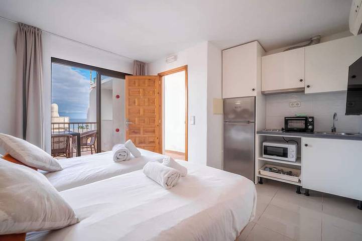 Holiday apartment for 2 people, with pool and garden - 1