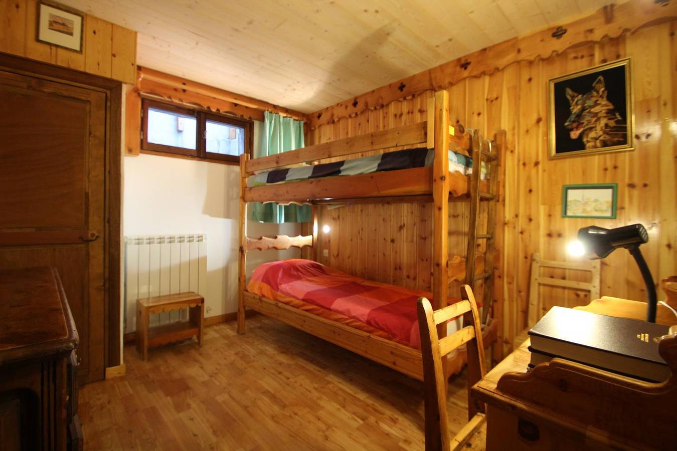 Gîte confortable avec parking, jardin et grill, près des pistes de ski in Vars (station de ski), Vars