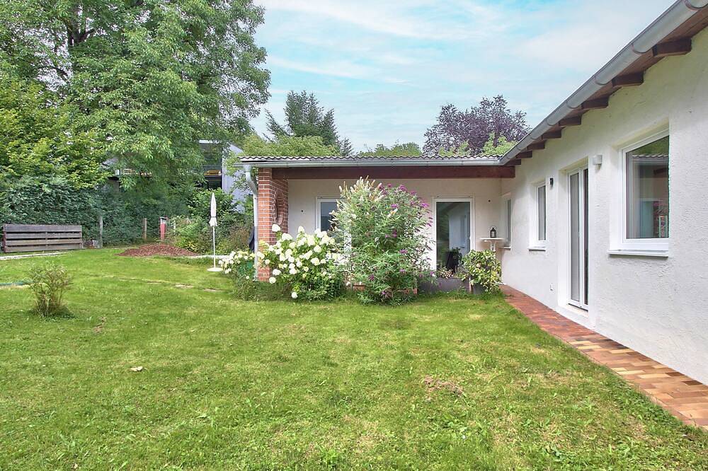 Entire apartment, Ferienhaus Schreieck in Pöcking, Starnberger See