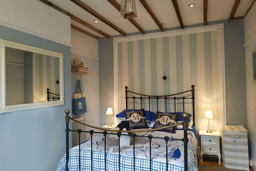 Dog friendly detached Nancecliff Cottage-enclosed garden & ocean view-Cornwall in Looe, Cornwall