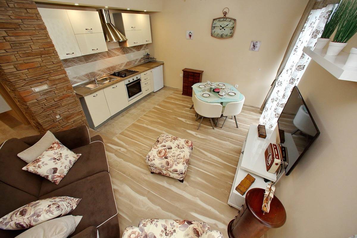Cijeli apartman, Few steps from the center - new and modern apartment for 4 persons in Grad Zadar, Zadar (Opcina)