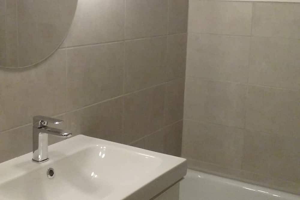 Appartement entier, Cassis , F2 4 Personnes , Terrasse, Parking, Plage et Port à Pied in Cassis, Parc national des Calanques