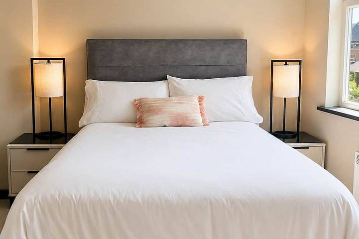 Appartement entier, Spacious 3-Bed Seaside Retreat – Walk to Beach, Sleeps 6, Free Parking in Merseyside