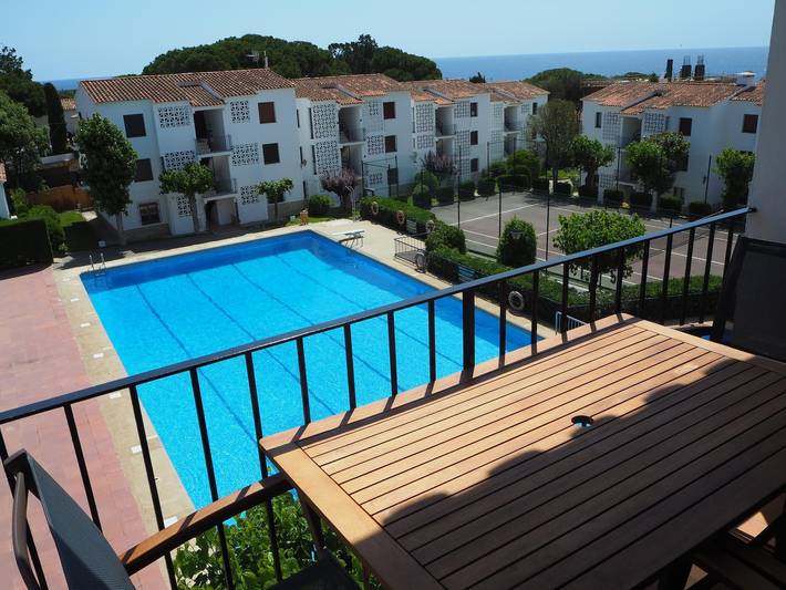 Location de vacances pour 4 personnes, avec vue sur l’océan et jardin ainsi que piscine et balcon dans Calella de Palafrugell