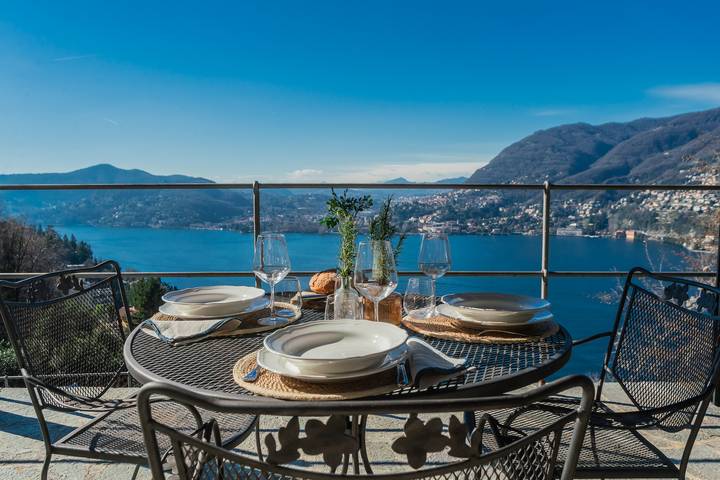 Casa vacanza per 5 persone, con giardino e sauna nonché panorama e vista lago, con animali domestici a Blevio