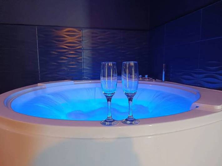 Gîte pour 2 personnes, avec jacuzzi dans Wizernes (Saint-Omer)