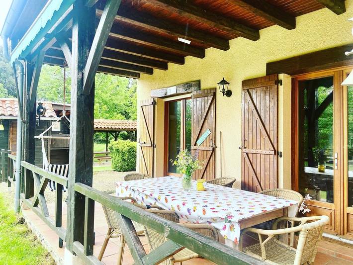 Gîte pour 5 personnes, avec Piscine à Sainte-Nathalène