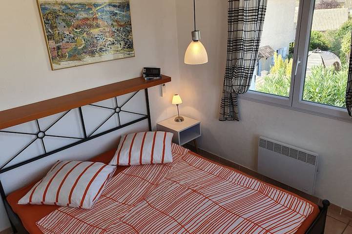 Elegante casa con jardín mediterráneo, barbacoa, piscina privada y clima. in Portiragnes, Côte d'Améthyste