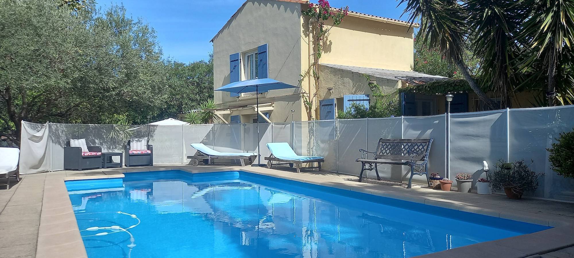 Charming 64 m² House with Large Pool and Palm Trees in Marseille, Marseille Området