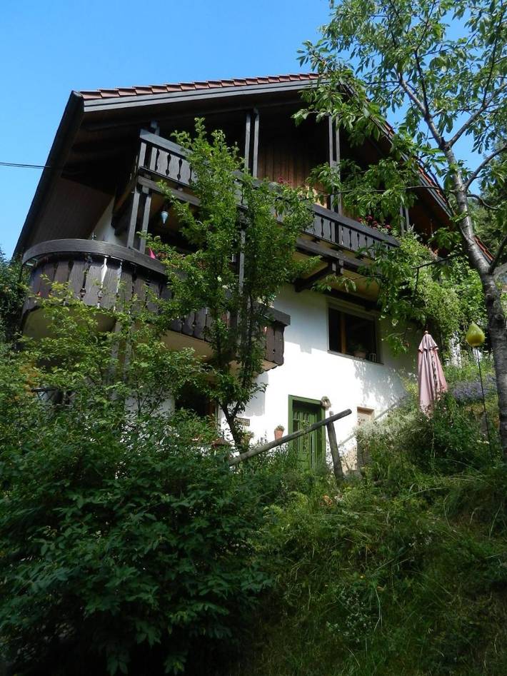 Ferienwohnung für 2 Personen, mit Balkon und Garten sowie Ausblick in Schönmünzach