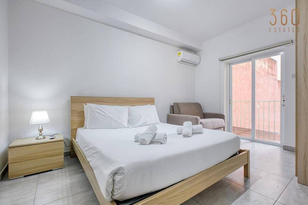 Geheel appartement, Paceville Energy Meets Comfort, 2Br Apt + Balcony! in Paceville, San Giljan