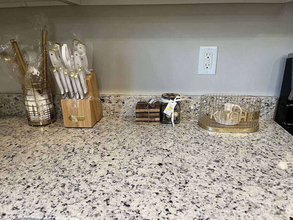 The Royal Suites.Family Friendly-Close to Clt Airport. Beautiful and peaceful. in Gaston County