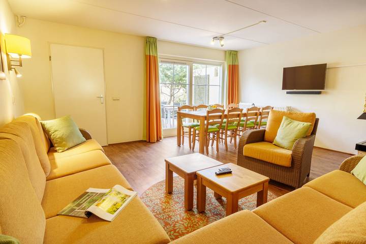 Ferienhaus für 8 Personen, mit Terrasse und Pool