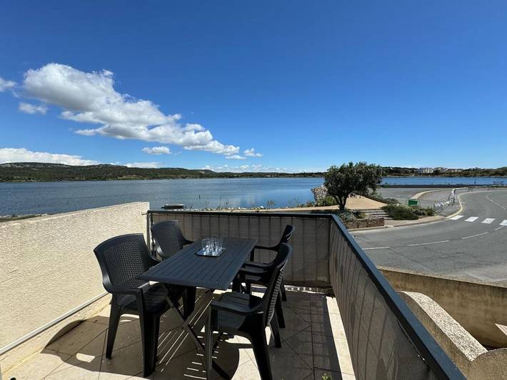Location de vacances pour 4 personnes, avec Balcon et Terrasse ainsi que Vue et Vue sur le lac dans Tour Barberousse Chateau De Gruissan