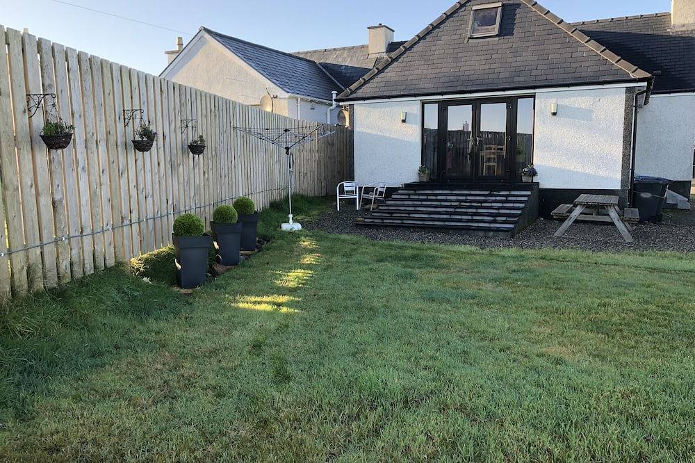 Cottage mit 2 Schlafzimmern mit offenem Blick nach hinten in Lewis and Harris, Äußere Hebriden
