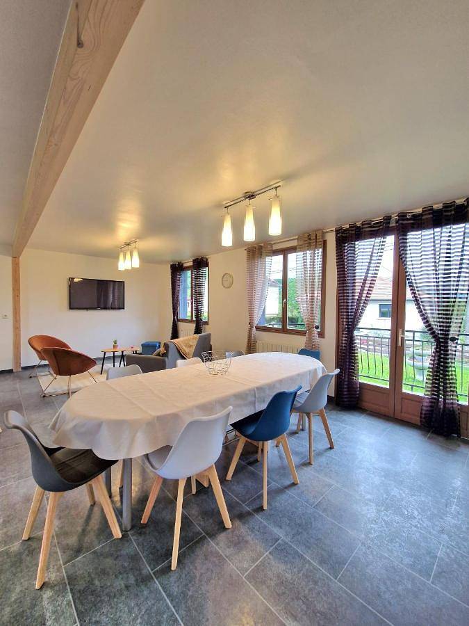 Location de vacances pour 9 personnes, avec jardin à Ornans - 4