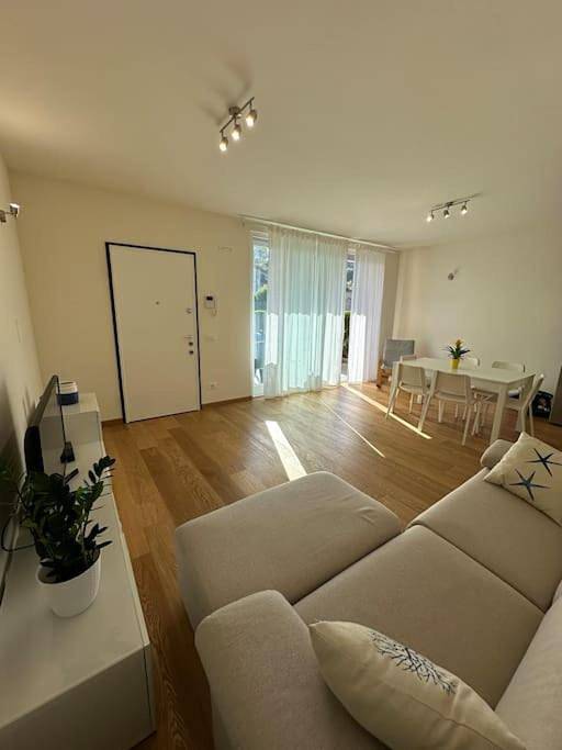 Ferienhaus für 6 Personen, mit Pool und Garten sowie Ausblick, mit Haustier in Lerici