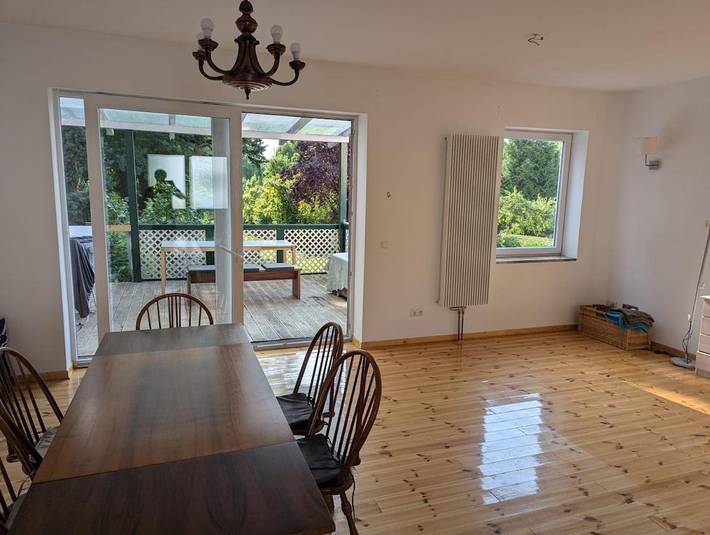 Ferienwohnung für 9 Personen, mit Balkon und Terrasse sowie Seeblick und Ausblick