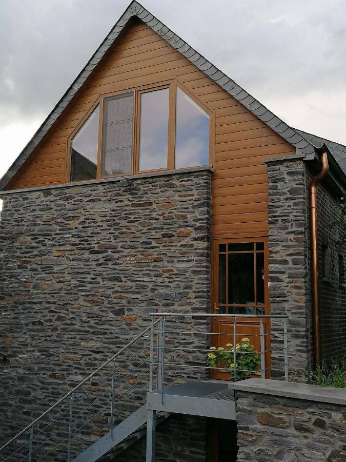 L'Atelier d'Arthur - Gîte chaleureux avec jacuzzi. in Champlon, Tenneville