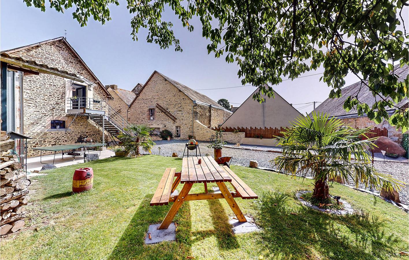 Appartement de vacances entier, Charmant Riverside 2.5km, WiFi gratuit, Parking in Neuilly-le-Vendin, Parc naturel régional Normandie-Maine