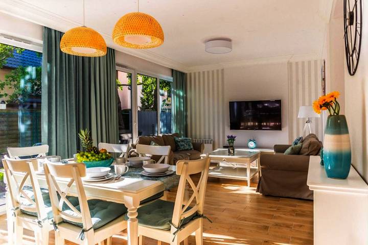 Ferienhaus für 7 Personen, mit Balkon und Terrasse sowie Garten und Ausblick