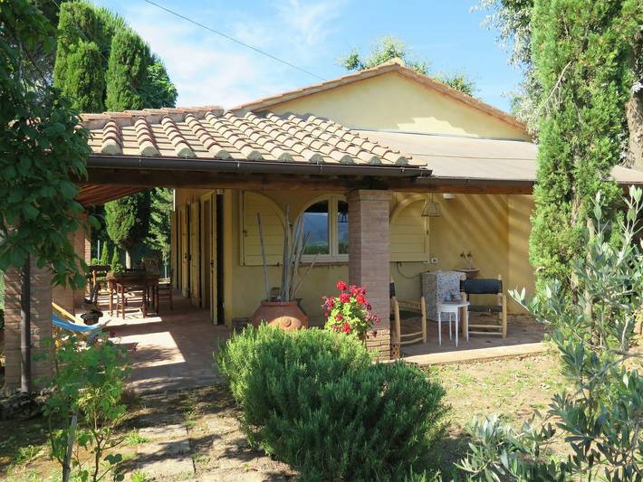 Casa vacanza per 4 persone, con Terrazza e Giardino a Montescudaio