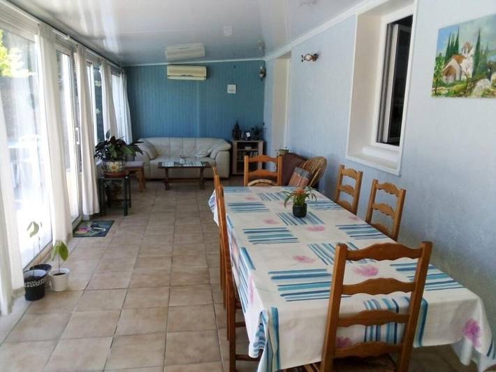 Location de vacances pour 6 personnes, avec terrasse et piscine à Aigues-Vives - 4