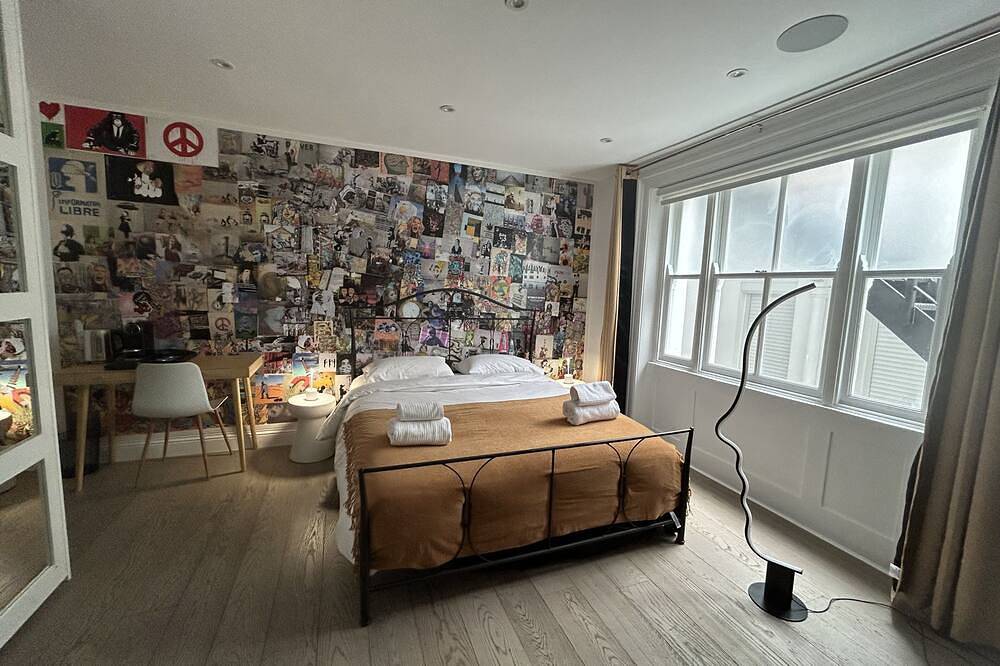 Pop Art Luxury Room Marylebone, your home in London in London, South East England