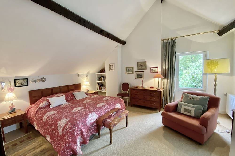 Beautiful cottage with pool , Loire Valley close to Orleans .1 hour from Paris . in Saint-Jean-de-Braye, Orléans region