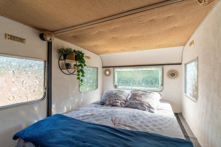Caravana 'Cocoon Insolite' con terraza privada y Wi-Fi in Pernes-les-Fontaines, Parque natural regional del Mont Ventoux