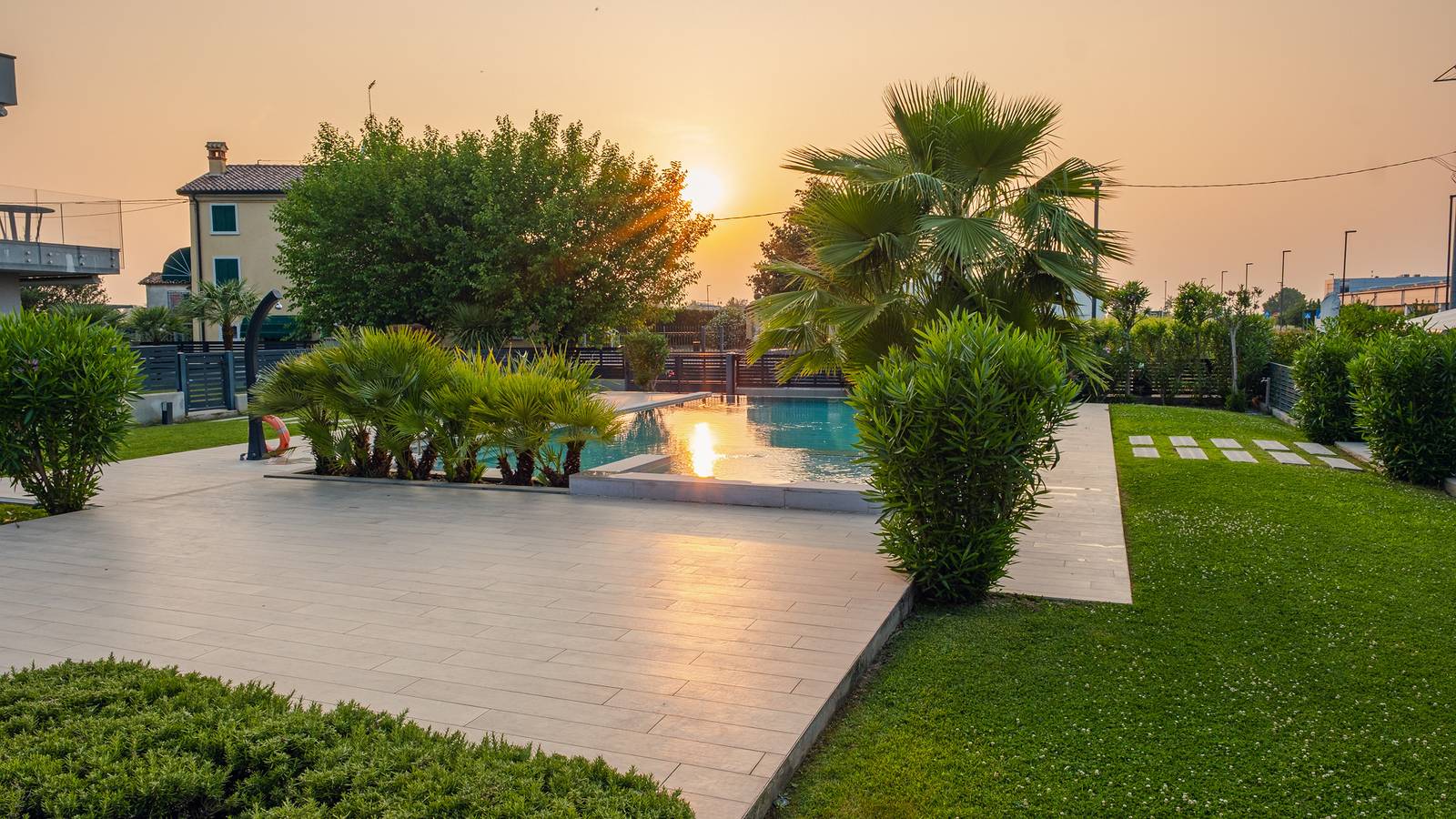 Ganze Wohnung, Ferienwohnung für 4 Personen mit Garten in San Benedetto (Peschiera del Garda), Peschiera del Garda