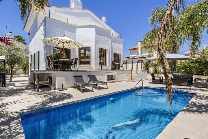 Casa rural para 8 personas, con jardín en San Pedro Alcántara