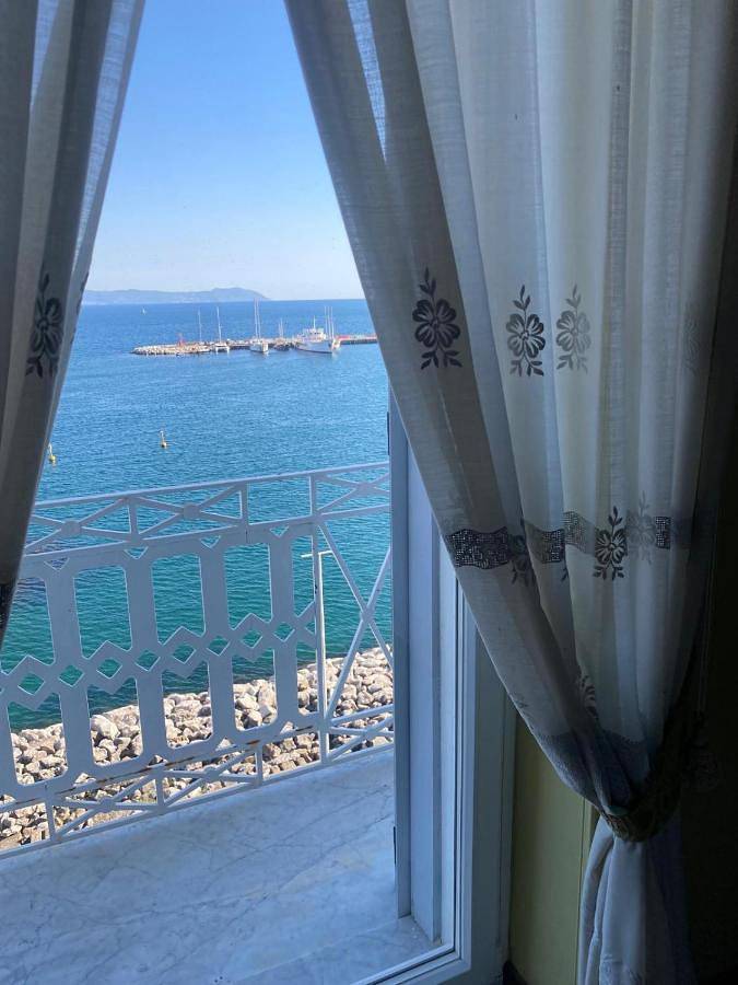Three-Bedroom Home in Posillipo, Neapel