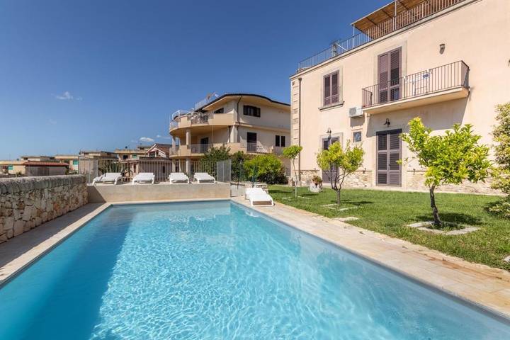 Chambre d’hôte pour 4 personnes, avec piscine ainsi que jardin et vue à Noto - 3