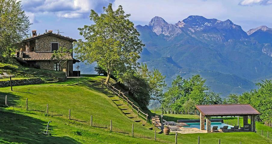 Casale con piscina, Jacuzzi e vista panoramica in Pieve Fosciana, Garfagnana