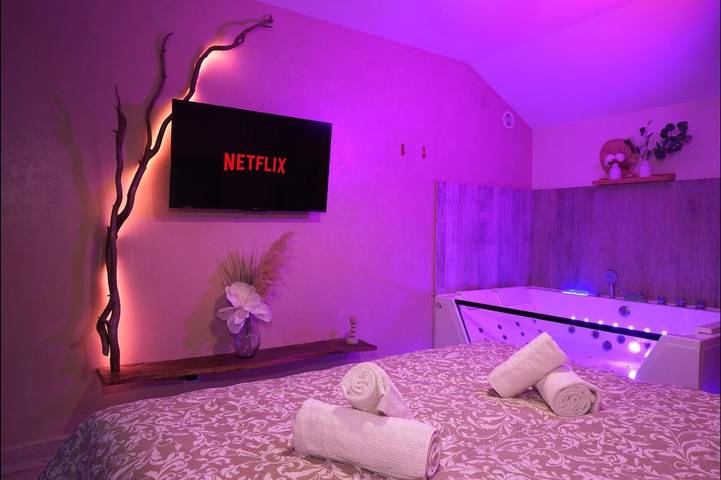 Gîte pour 2 personnes, avec jacuzzi et sauna à Dompierre-sur-Besbre - 2