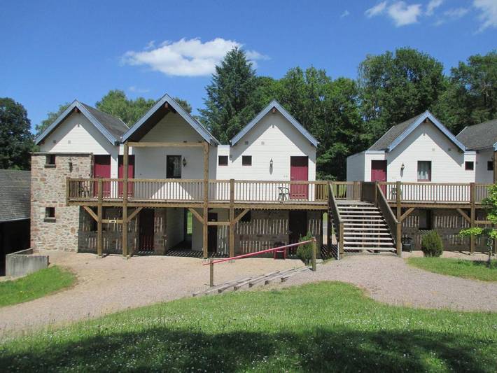 Hôtel pour 3 personnes, avec jardin et terrasse, animaux acceptés à Aubazines