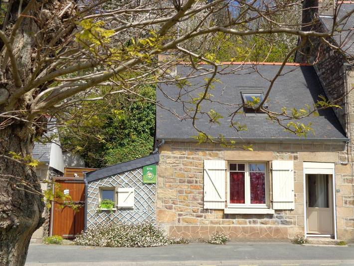 Gîte pour 2 personnes, avec Terrasse et Jardin à Lézardrieux