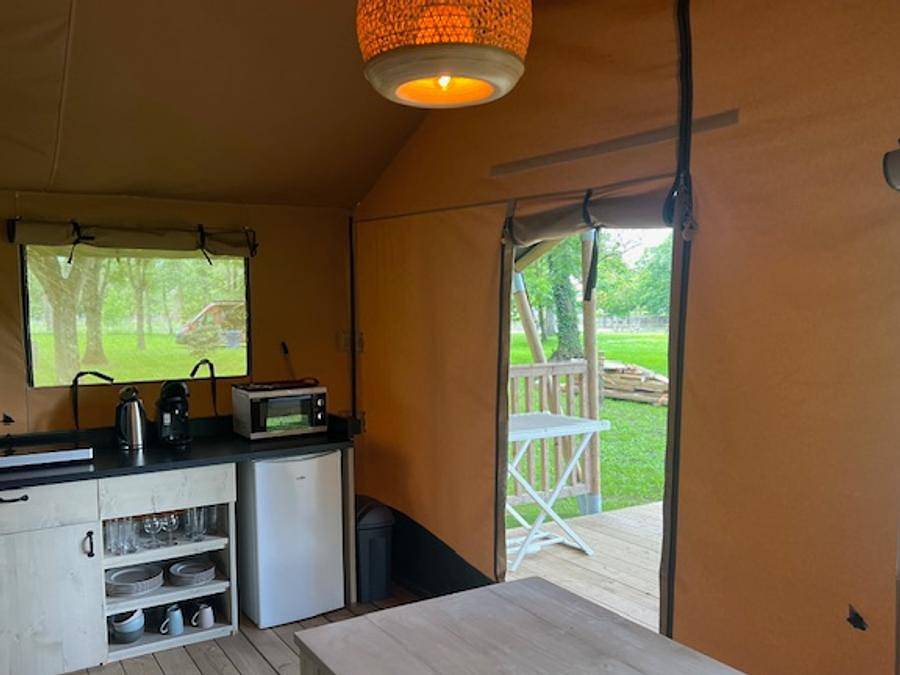 Camping Vallée de L'Indre - Tente 5 personnes - Tente Safari Outstanding sans sanitaire in Montbazon, Région de Tours