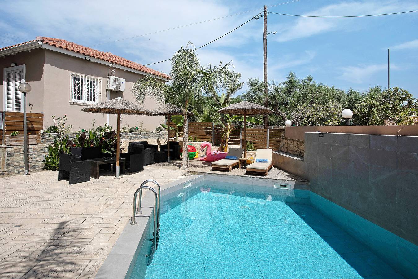 Ganze Wohnung, Ferienwohnung "Villa Dionysia A2" in Strandnähe mit Gemeinschaftspool und Wlan in Alykanas, Alykes