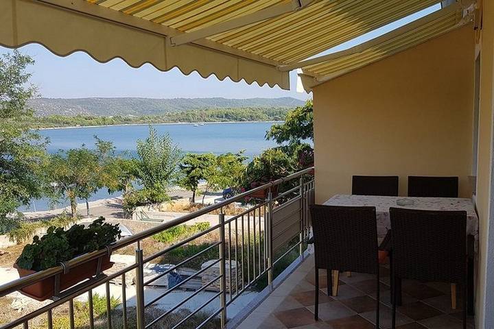Apartament wakacyjny dla 4 osób, z Balkon/ taras w Dugi Otok