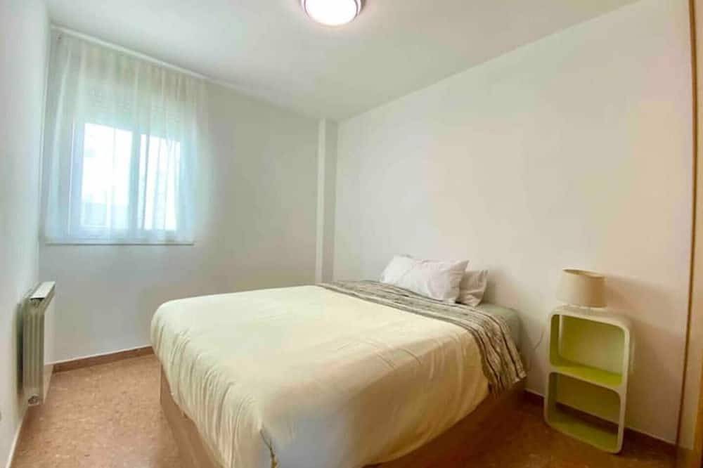 Entire apartment, Con Pk y Wifi. Oasis Familiar a 30 Coche de Bcn in Terrassa, Barcelona Inland