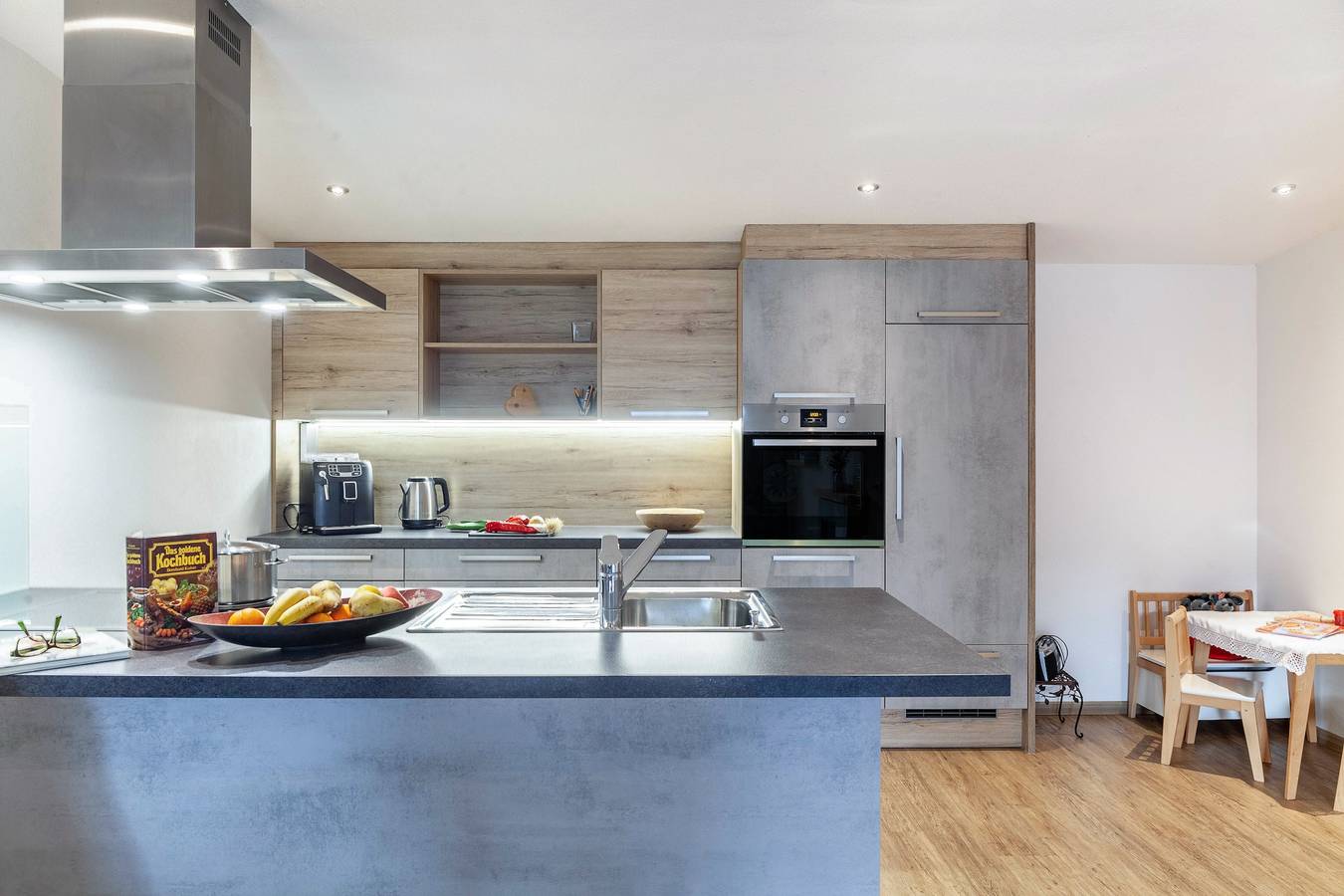 Entire apartment, Apartment "Hochzillertal Gartenwohnung" with Mountain View, Terrace & Wi-Fi in Tux Alps, Kaltenbach
