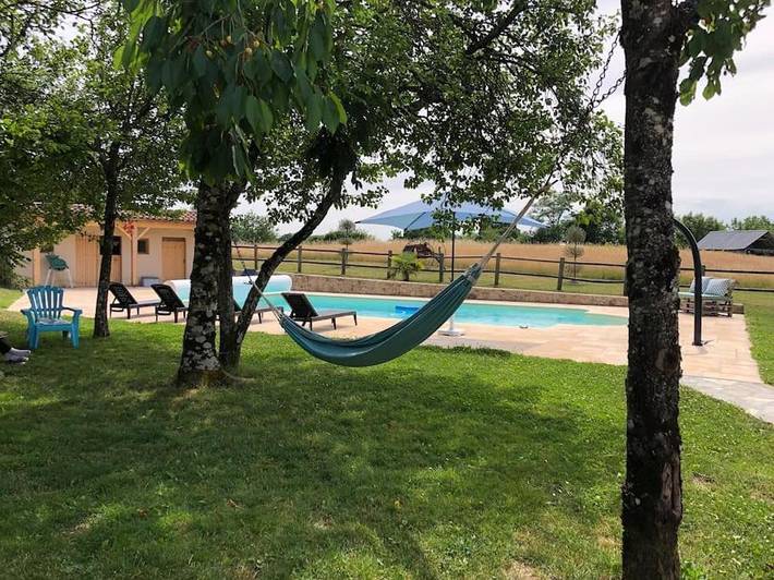 Location de vacances pour 6 personnes, avec vue sur le lac et piscine ainsi que vue et jardin dans Le Bas Ségala - 2