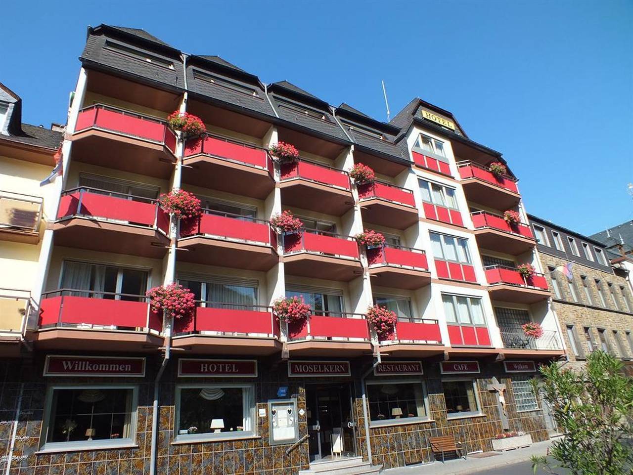 Hotel Moselkern - Einzelzimmer, Dusche oder Bad, Wc, Balkon in Burg Eltz, Moselkern