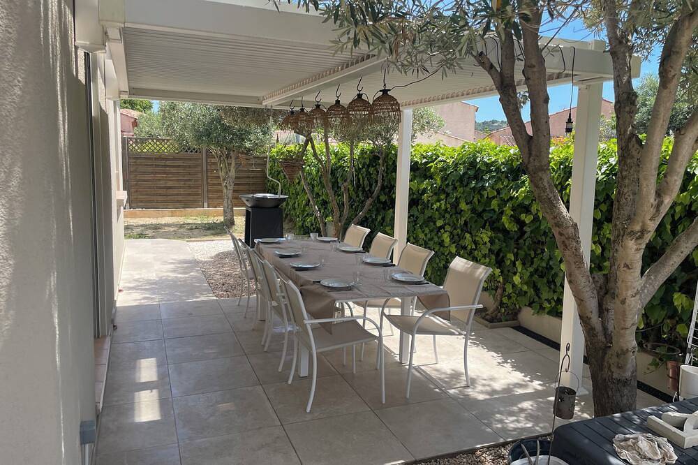 Luxury villa in Armissan, Côte d'Améthyste