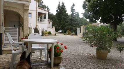 Gîte pour 3 personnes, avec terrasse, animaux acceptés à Castelnau-de-Guers