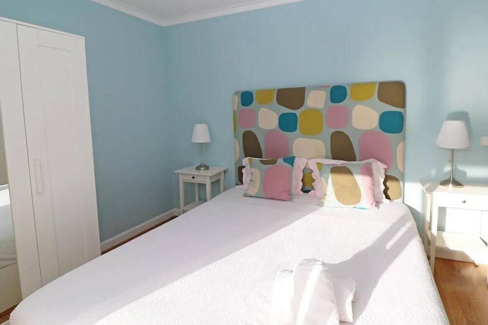 Ganze Wohnung, Apartment with magnificent 65 m2 terrace and swimming pool 5 minutes from the beach in Marinhas, Esposende